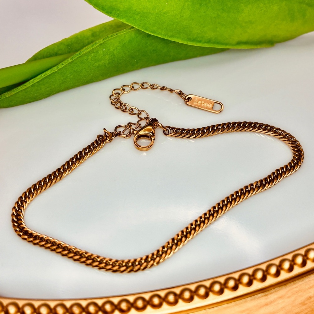 Minimalist Flat Braided Link Chain Bracelet in Gold